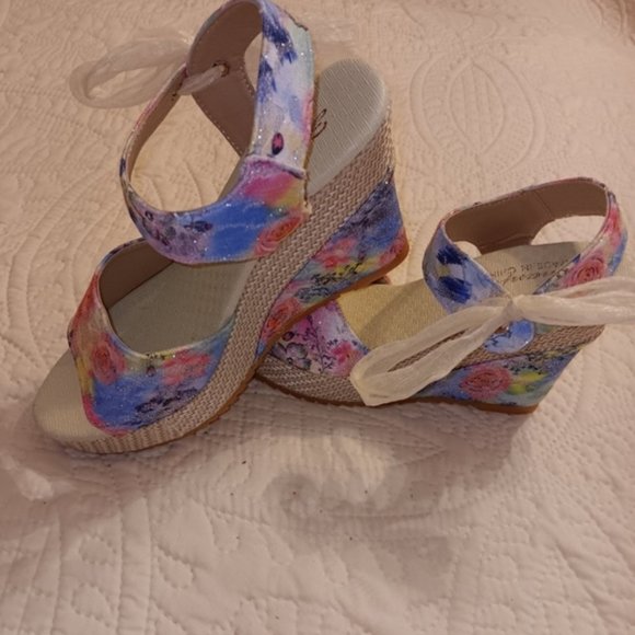 zhanfei Shoes - Floral Print Espadrilles NWOT Size 7.5 Sandal Shoe Sparkle